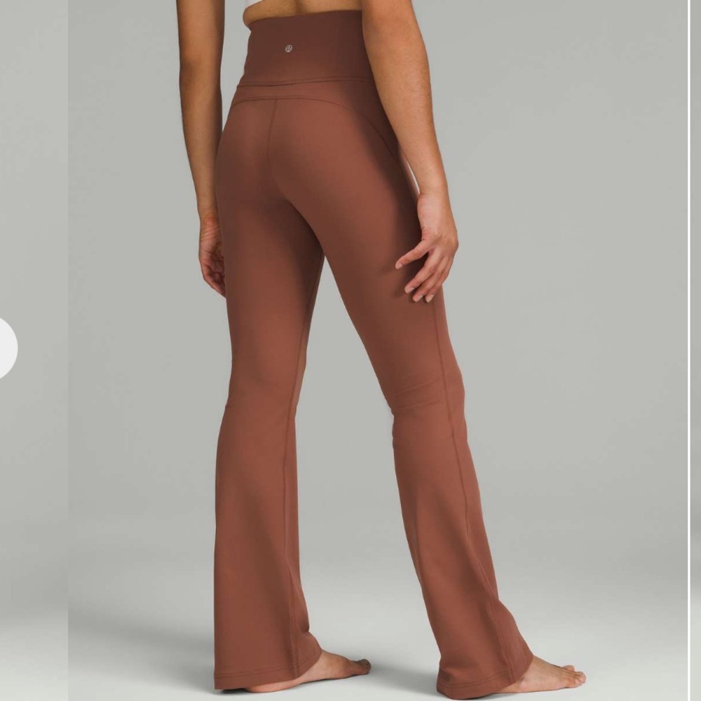 Lululemon Groove Super-High-Rise Flared Pant Nulu
Ancient Copper Size 14
